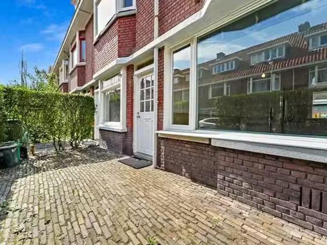 Appartement te koop in Laak, Zuid Holland