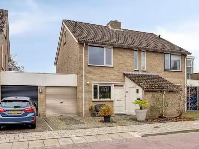 Woning te koop in Ommoord, Rotterdam