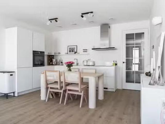 Appartement te koop in IJsselmonde, Rotterdam