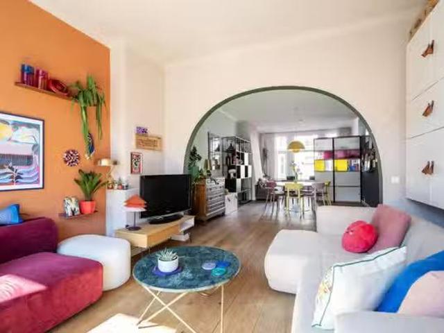Landhuis te koop in Den Haag, Bomenbuurt
