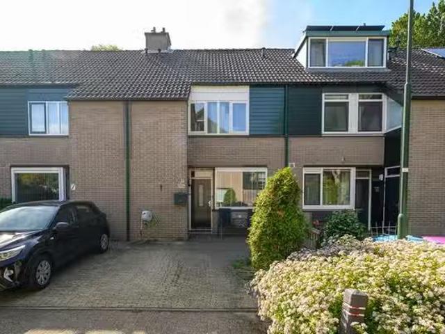 Appartement te koop in De Dijken, Zuid Holland