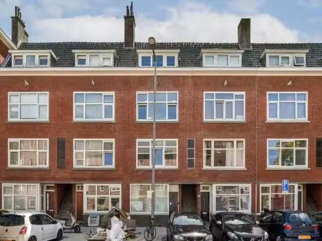 Landhuis te koop in Rotterdam, Lombardijen