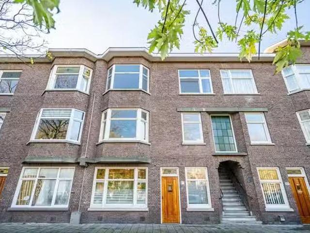 Appartement te koop in Laak, Zuid Holland