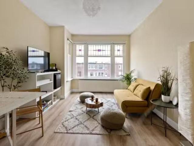 Appartement te koop in Laak, Zuid Holland