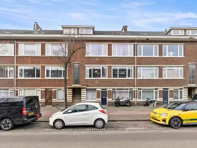 Appartement te koop in Laak, Zuid Holland