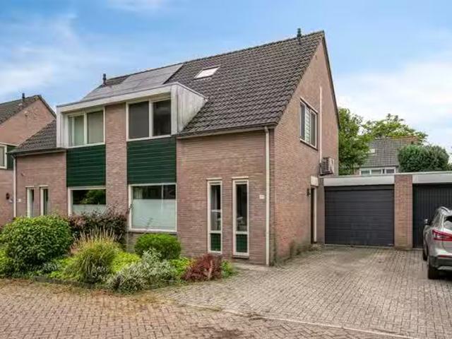 Appartement te koop in Stratum, Noord Brabant