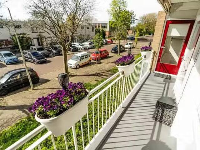 Appartement te koop in Stevenshof, Zuid Holland