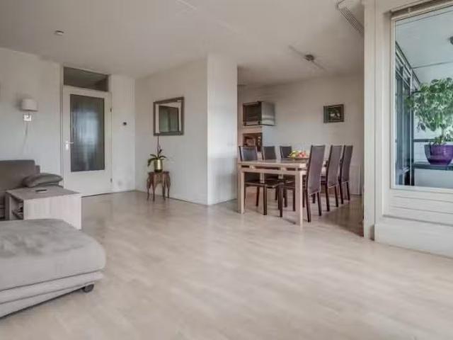 Appartement te koop in Hillegersberg-Schiebroek, Rotterdam