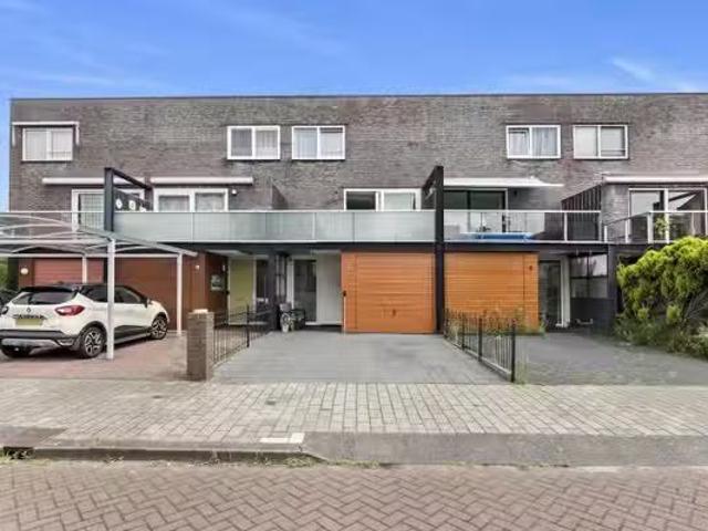 Appartement te koop in Bomenbuurt, Zuid Holland