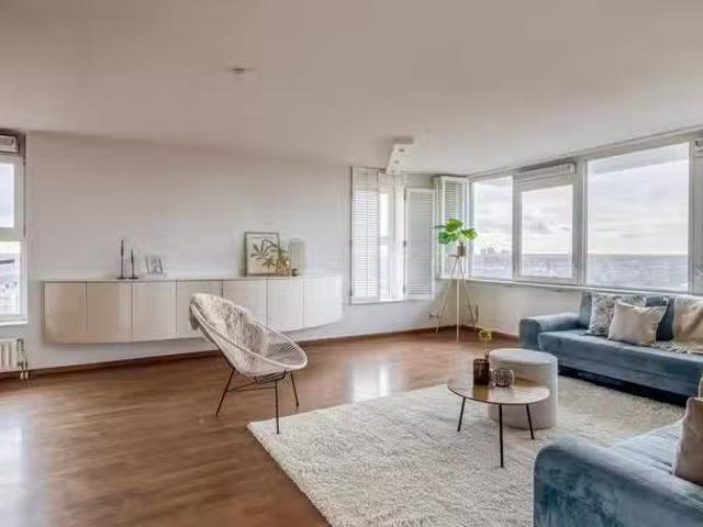 Appartement te koop in Laak, Zuid Holland