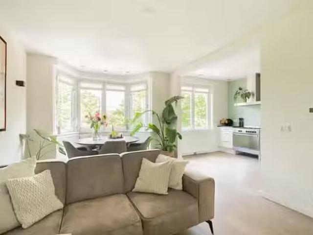 Landhuis te koop in Amsterdam, Oost