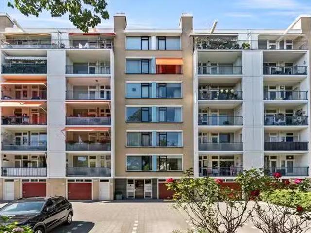 Woning te koop in Den Haag, Kraayenstein