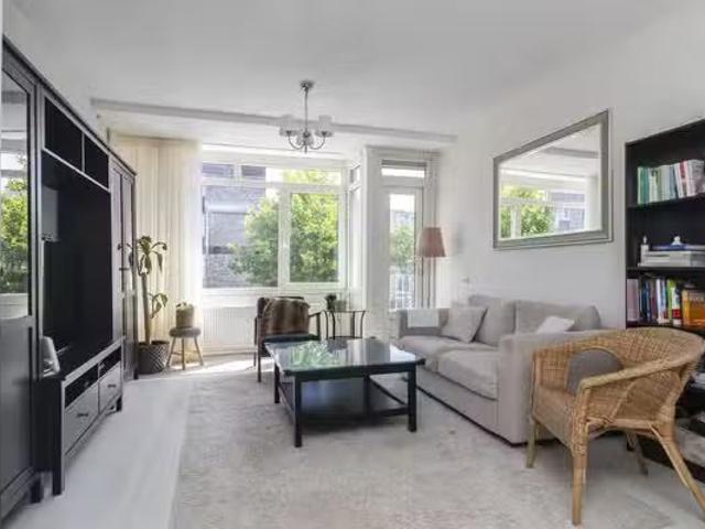 Landhuis te koop in Den Haag, Kraayenstein