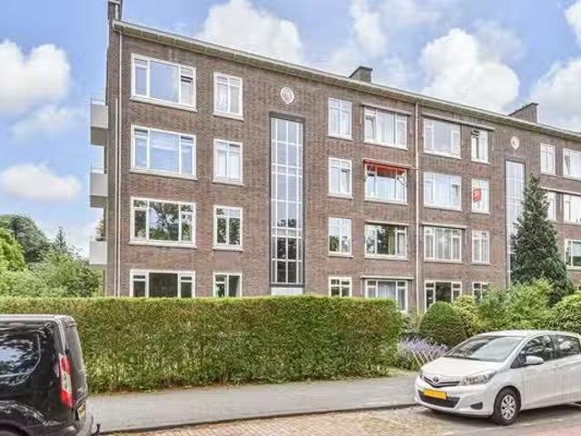 Landhuis te koop in Den Haag, Laakkwartier