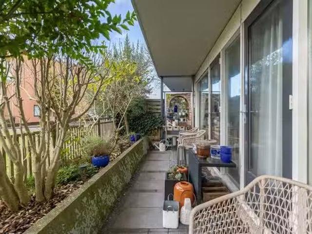Appartement te koop in Het Lage Land, Rotterdam