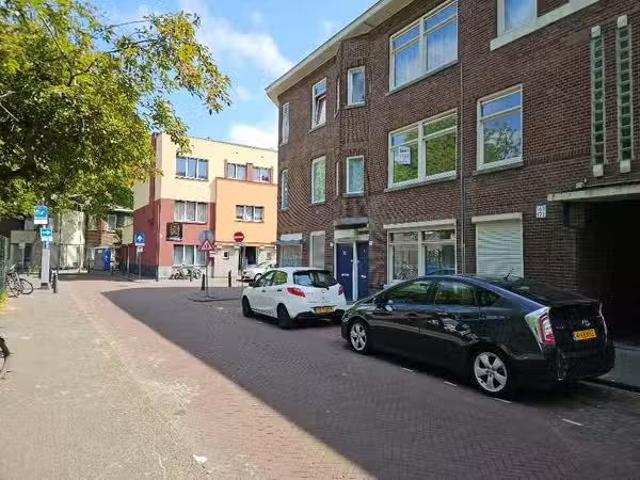 Appartement te koop in Laak, Zuid Holland