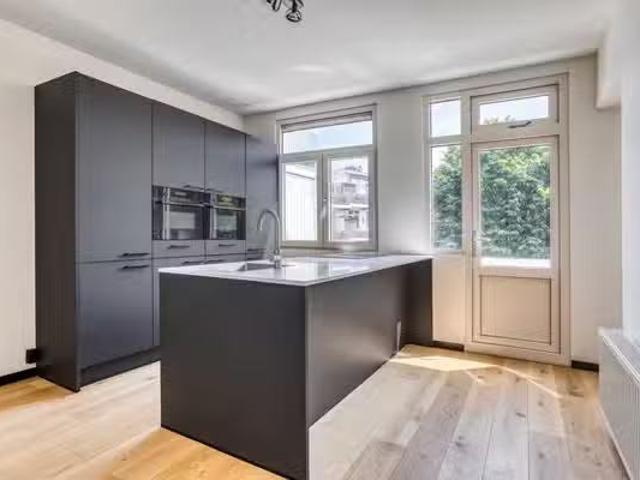 Appartement te koop in Laak, Zuid Holland