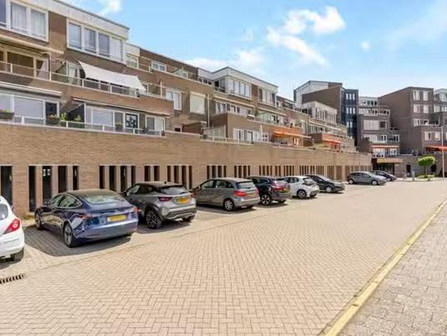 Appartement te koop in Verzetswijk, Almere-haven