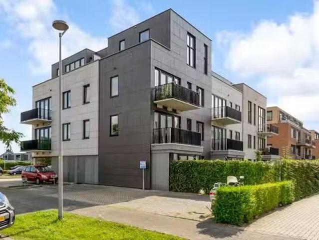 Appartement te koop in IJsselmonde, Rotterdam
