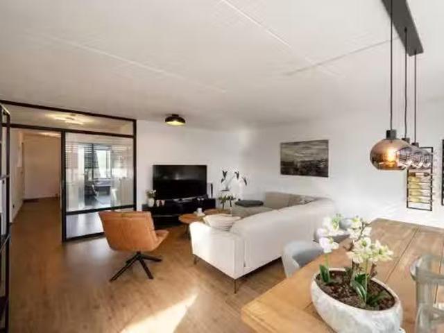 Appartement te koop in Bouwmeesterbuurt, Almere-haven