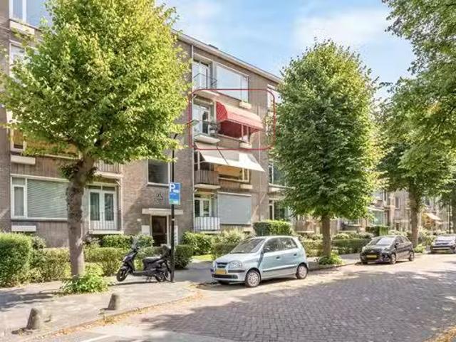 Appartement te koop in Laak, Zuid Holland