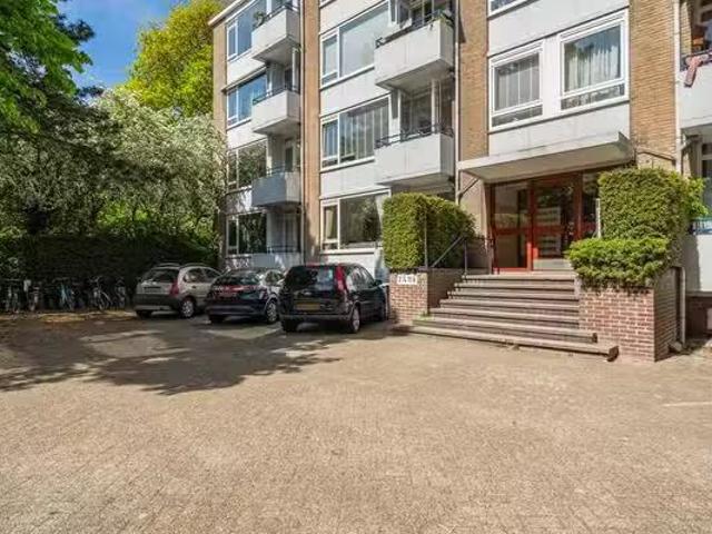 Appartement te koop in Laak, Zuid Holland