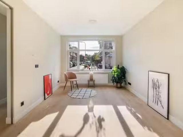 Appartement te koop in Laak, Zuid Holland