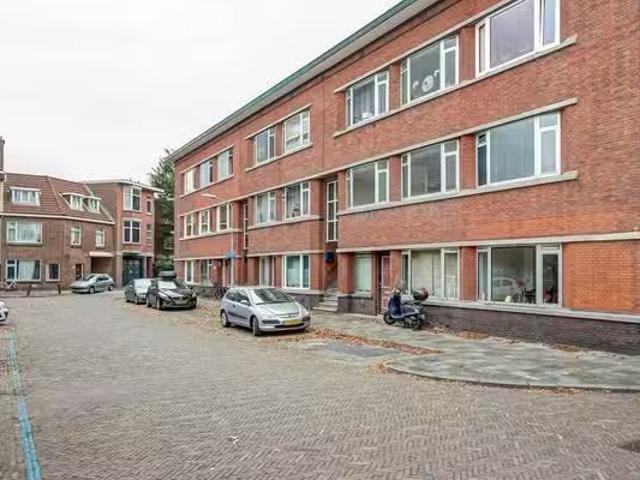 Appartement te koop in Laak, Zuid Holland