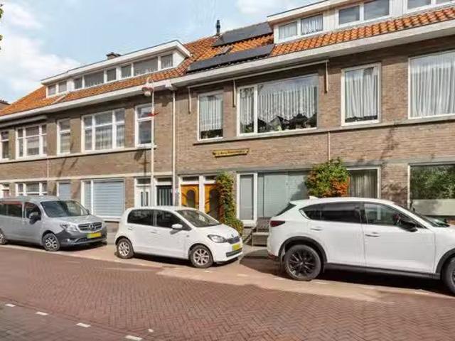 Appartement te koop in Laak, Zuid Holland