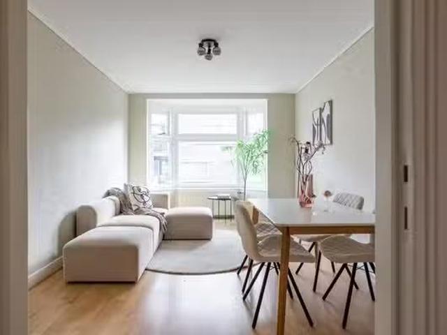 Appartement te koop in Laak, Zuid Holland