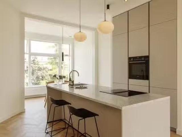 Landhuis te koop in Den Haag, Archipelbuurt
