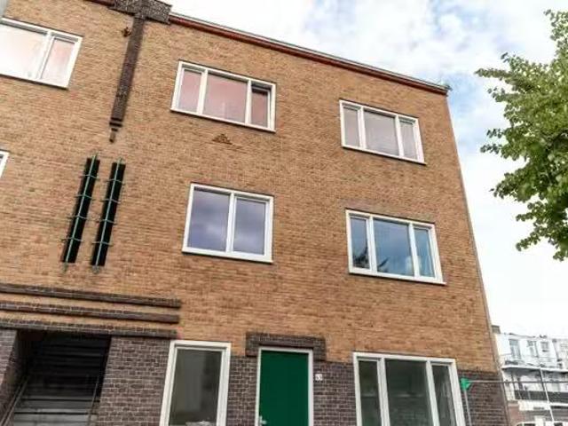Appartement te koop in Laak, Zuid Holland