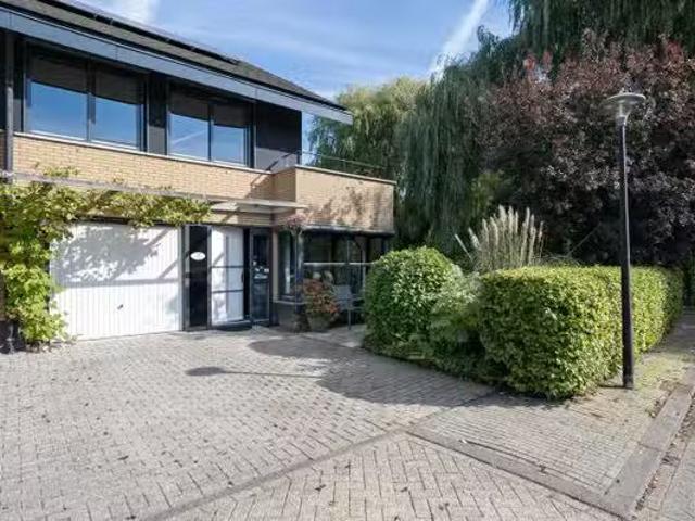 Appartement te koop in Stripheldenbuurt, Almere-haven
