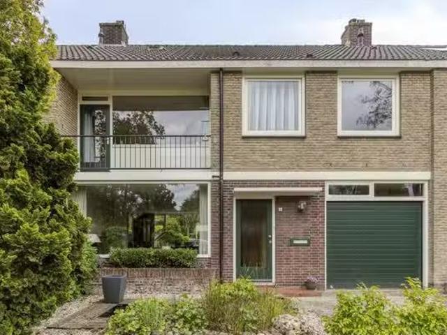 Landhuis te koop in Vlaardingen, Vogelbuurt