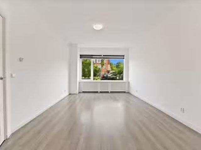 Appartement te koop in Laak, Zuid Holland