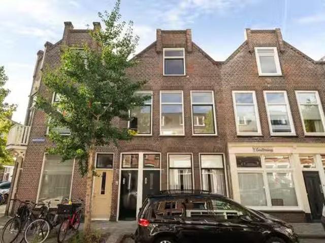 Appartement te koop in Zeeheldenbuurt, Leiden
