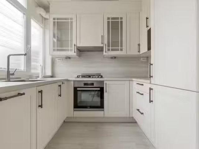 Appartement te koop in Laak, Zuid Holland