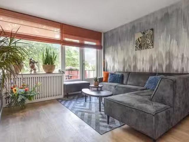 Woning te koop in Den Haag, Leyenburg