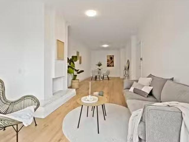 Appartement te koop in Laak, Zuid Holland