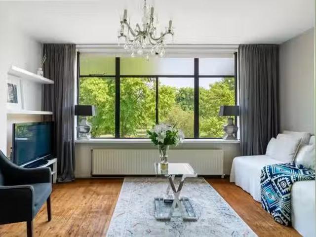Appartement te koop in Hillegersberg-Schiebroek, Rotterdam