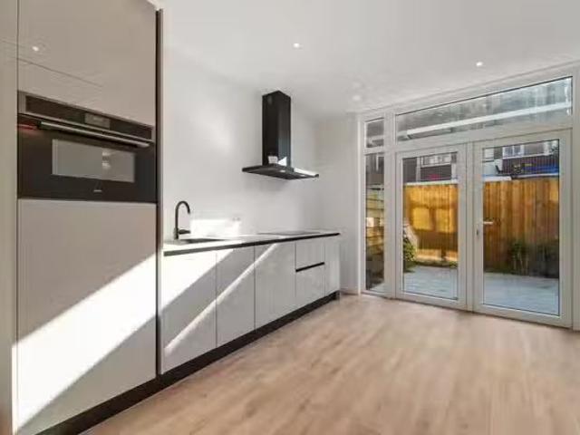 Woning te koop in Den Haag, Laakkwartier