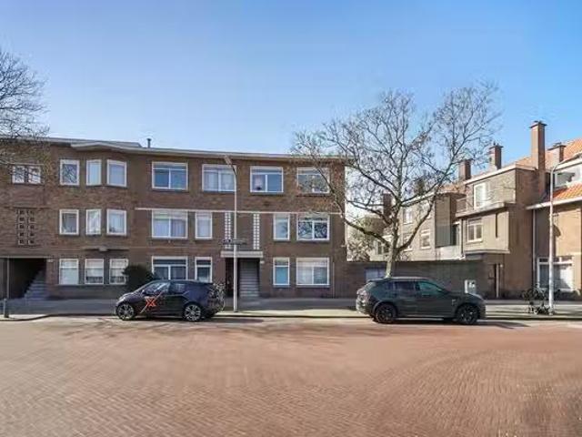 Appartement te koop in Laak, Zuid Holland