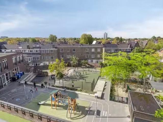 Appartement te koop in Stratum, Acht