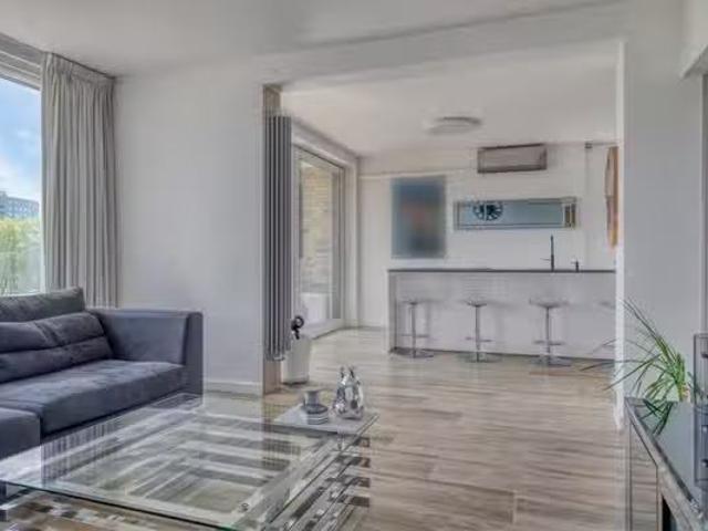 Appartement te koop in IJsselmonde, Rotterdam