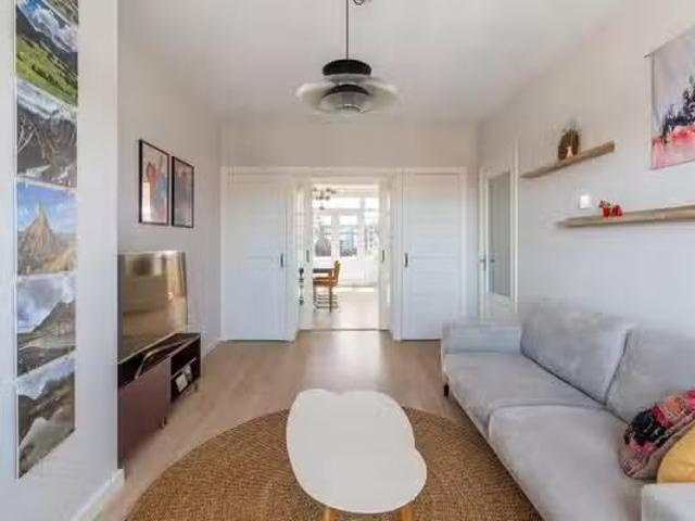 Landhuis te koop in Den Haag, Rustenburg en Oostbroek