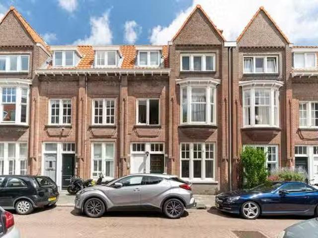 Landhuis te koop in Den Haag, Scheveningen