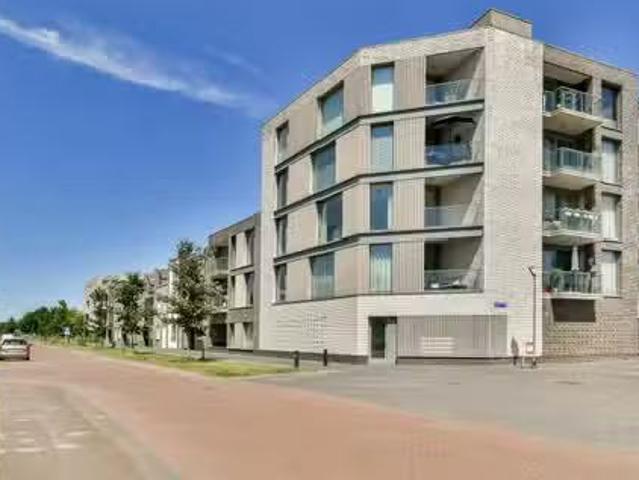 Appartement te koop in Europakwartier, Almere-haven