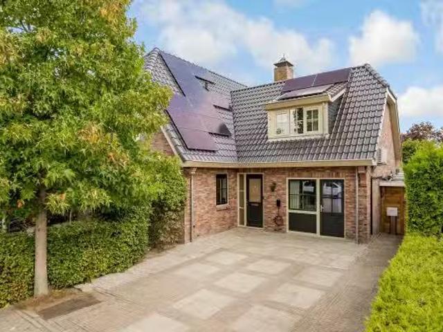 Appartement te koop in Stripheldenbuurt, Almere-haven