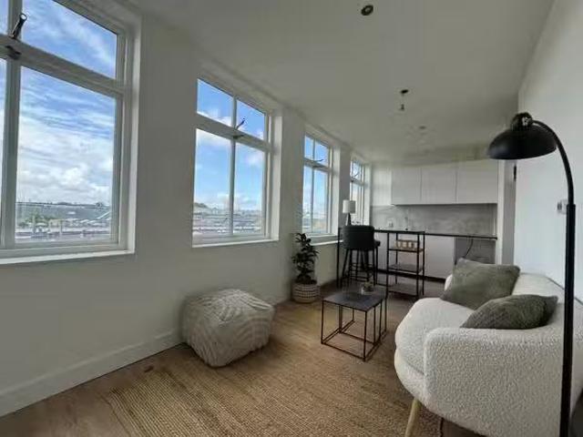 Appartement te koop in Schilderswijk, Zuid Holland