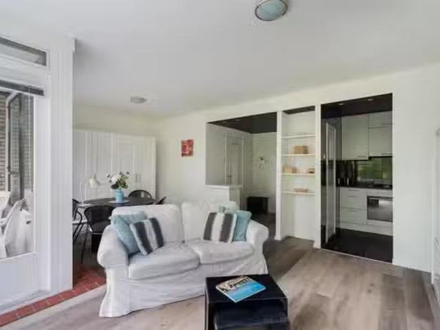 Appartement te koop in Het Lage Land, Rotterdam